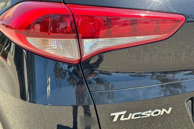 Photo of 2018 Black Noir Pearl Hyundai TUCSON