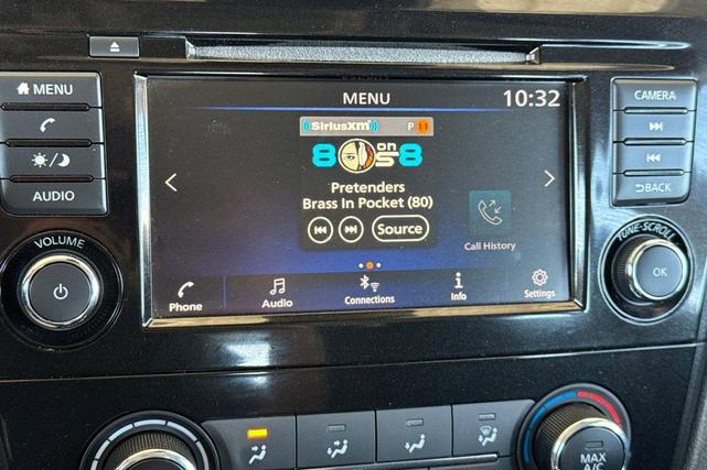 Photo of 2021 Magnetic Black Pearl Nissan Rogue Sport