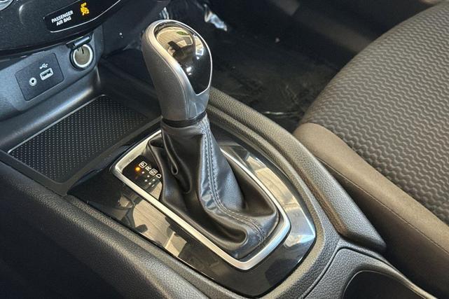 Photo of 2021 Magnetic Black Pearl Nissan Rogue Sport
