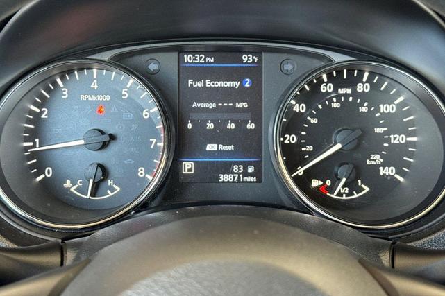 Photo of 2021 Magnetic Black Pearl Nissan Rogue Sport