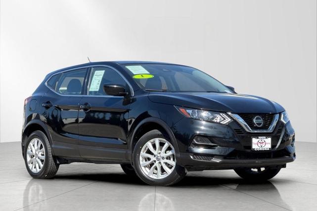 Photo of 2021 Magnetic Black Pearl Nissan Rogue Sport