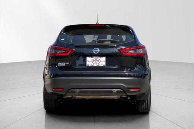 Photo of 2021 Magnetic Black Pearl Nissan Rogue Sport