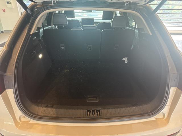 Photo of 2021 Ceramic White Lincoln Nautilus