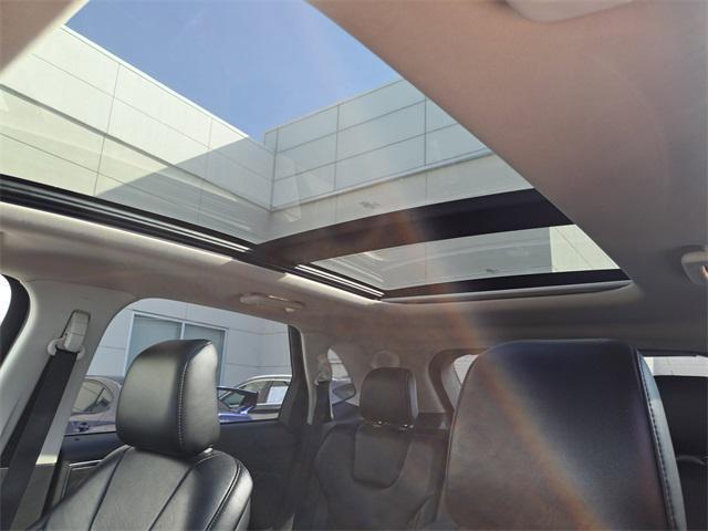 Photo of 2020 Black Ford Edge