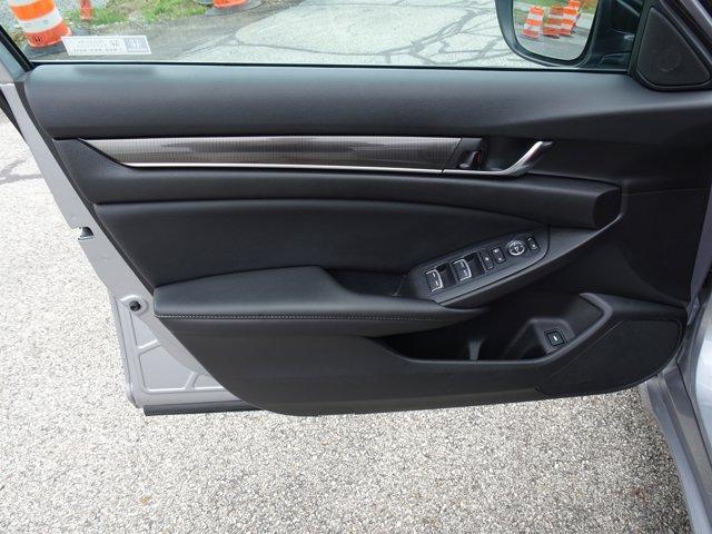 Photo of 2022 Lunar Silver Metallic Honda Accord
