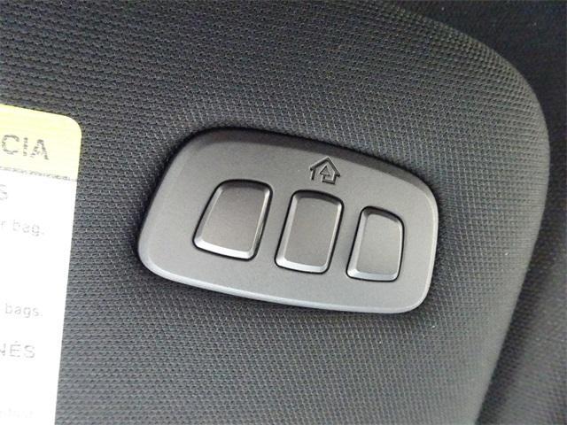 Photo of 2025 Star White Ford Explorer