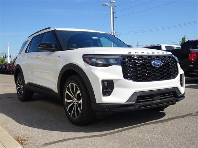 Photo of 2025 Star White Ford Explorer