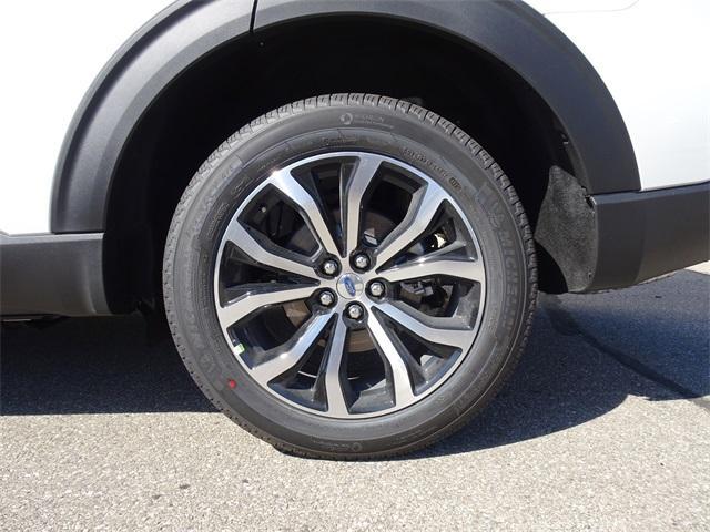 Photo of 2025 Star White Ford Explorer
