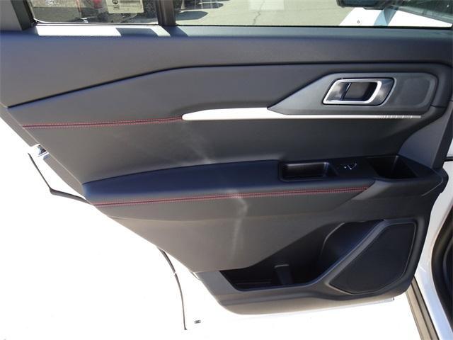 Photo of 2025 Star White Ford Explorer