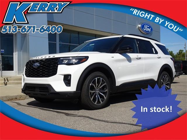 Photo of 2025 Star White Ford Explorer