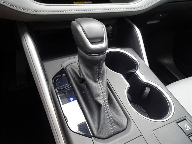 Photo of 2024 Moon Dust Toyota Highlander