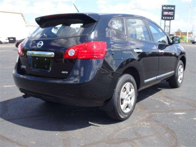 Photo of 2011 Super Black Nissan Rogue