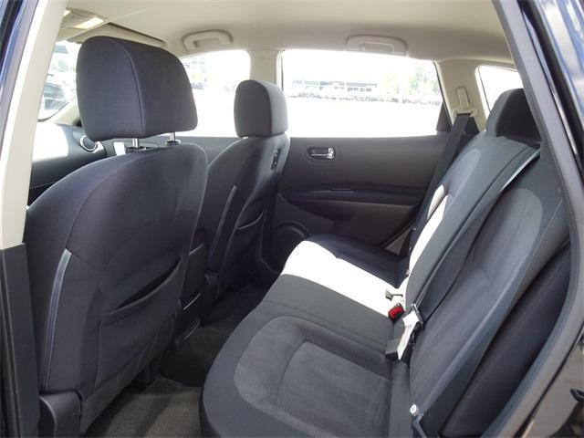 Photo of 2011 Super Black Nissan Rogue