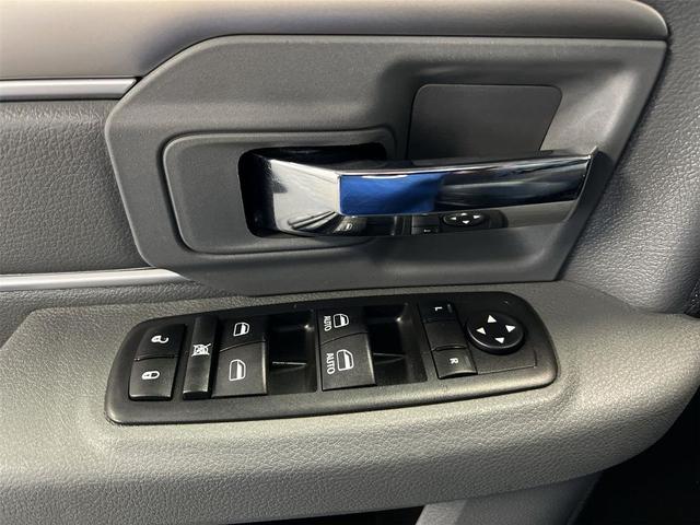 Photo of 2019 Granite Crystal Metallic RAM 1500