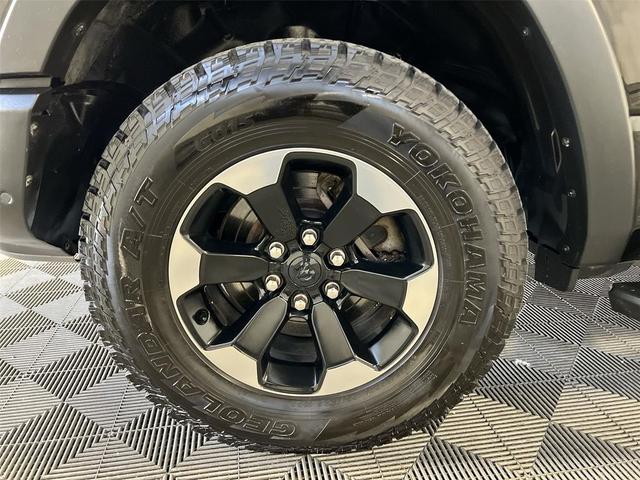 Photo of 2019 Diamond Black Crystal Pearl RAM 1500