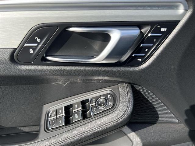 Photo of 2018 Volcano Grey Metallic Porsche Macan