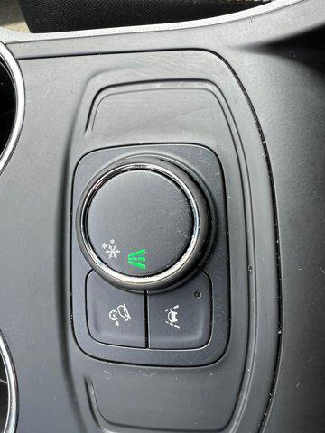 Photo of 2024 Summit White GMC Terrain