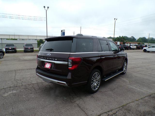 Photo of 2024 Jewel Red Metallic Tinted Clearcoat Ford Expedition