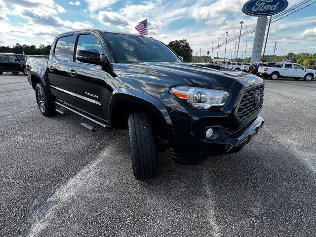 Photo of 2021 Midnight Black Metallic Toyota Tacoma