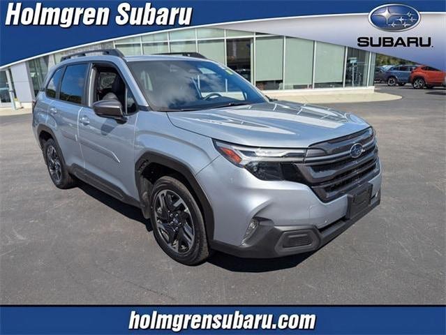 Photo of 2025 Ice Silver Metallic Subaru Forester