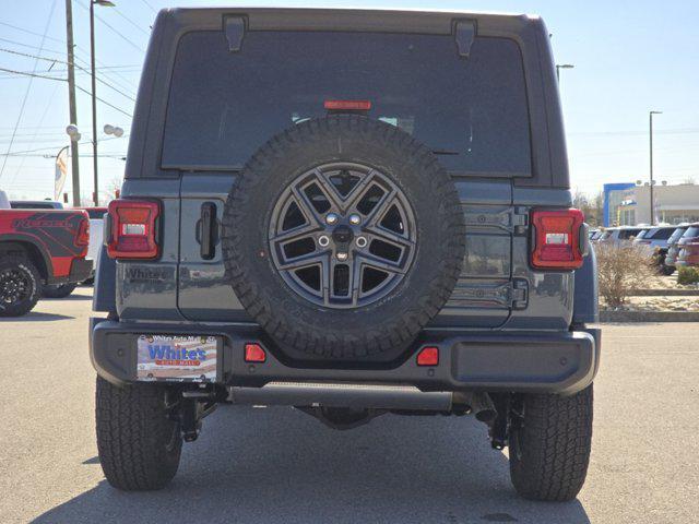 Photo of 2025 Anvil Clearcoat Jeep Wrangler