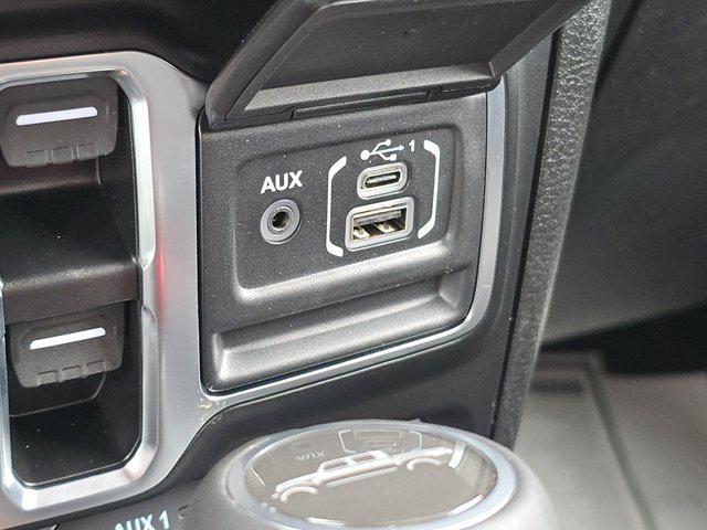 Photo of 2025 Anvil Clearcoat Jeep Gladiator