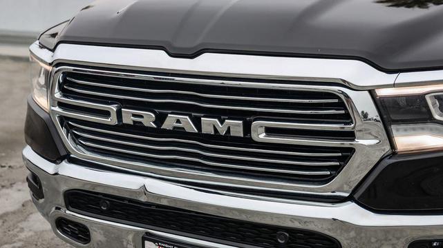 Photo of 2023 Diamond Black Crystal Pearlcoat RAM 1500