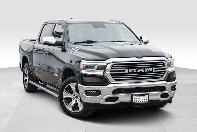 Photo of 2023 Diamond Black Crystal Pearlcoat RAM 1500