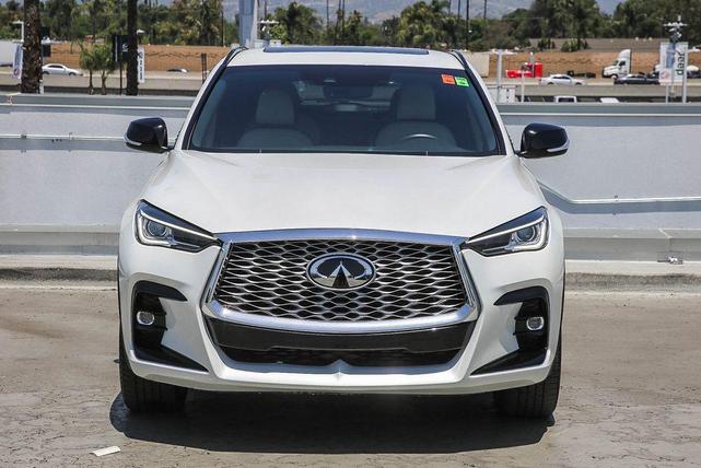 Photo of 2024 Radiant White INFINITI QX55