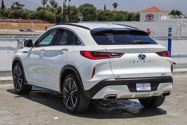 Photo of 2024 Radiant White INFINITI QX55
