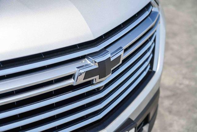 Photo of 2022 Silver Ice Metallic Chevrolet Traverse