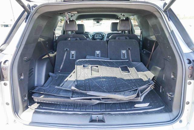 Photo of 2022 Silver Ice Metallic Chevrolet Traverse