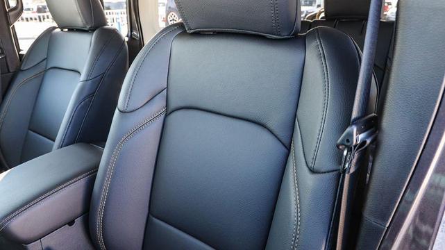 Photo of 2025 Granite Crystal Metallic Clearcoat Jeep Wrangler