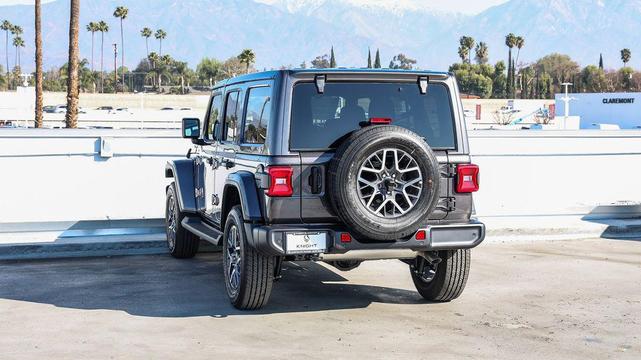 Photo of 2025 Granite Crystal Metallic Clearcoat Jeep Wrangler