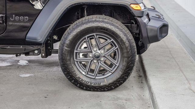 Photo of 2025 Black Clearcoat Jeep Wrangler