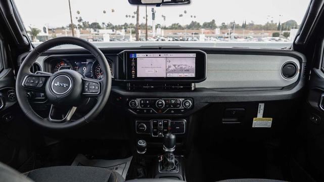Photo of 2025 Black Clearcoat Jeep Wrangler