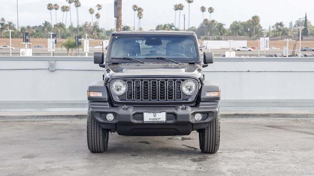 Photo of 2025 Black Clearcoat Jeep Wrangler