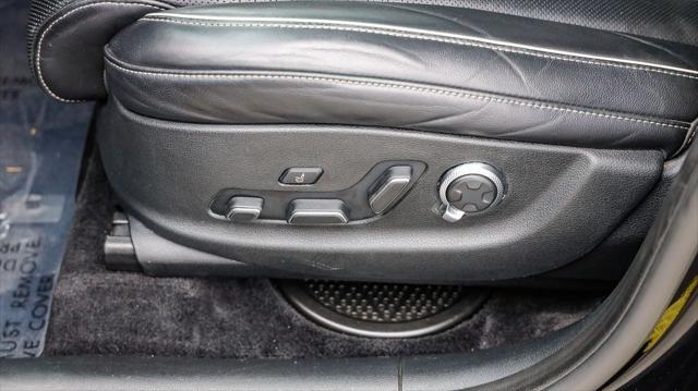 Photo of 2021 Vik Black Genesis GV80