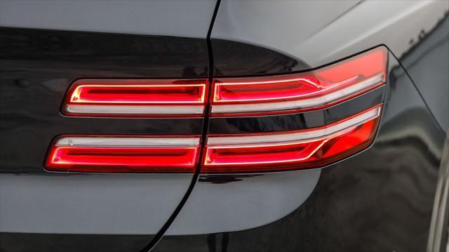 Photo of 2021 Vik Black Genesis GV80