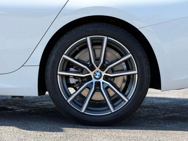 Photo of 2020 Alpine White BMW 330