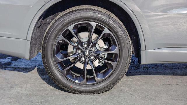 Photo of 2025 Destroyer Gray Clearcoat Dodge Durango