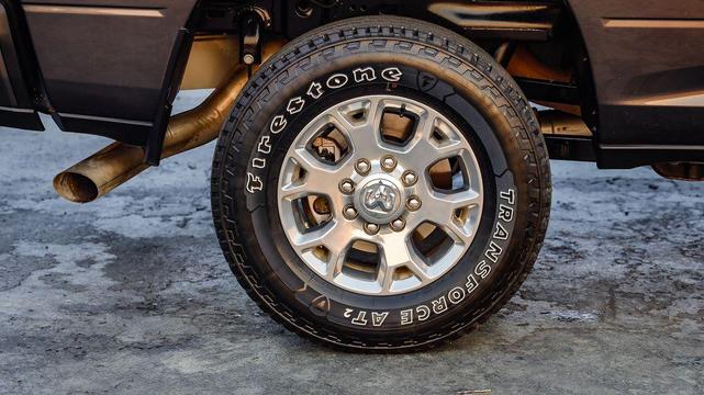 Photo of 2024 Granite Crystal Metallic Clearcoat RAM 2500