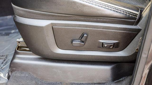 Photo of 2024 Granite Crystal Metallic Clearcoat RAM 2500
