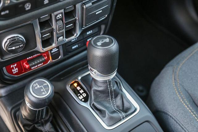 Photo of 2025 Black Clearcoat Jeep Wrangler