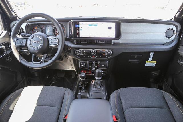 Photo of 2025 Black Clearcoat Jeep Wrangler