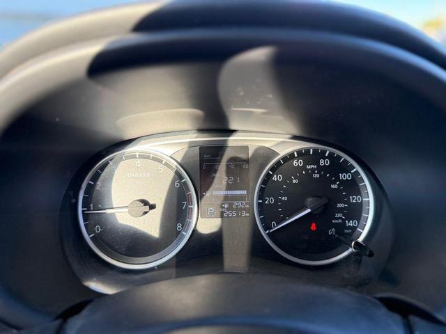 Photo of 2021 Gun Metallic Nissan Kicks