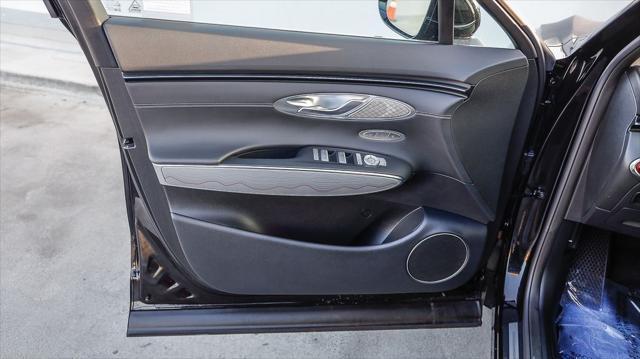 Photo of 2025 Vik Black Genesis GV70