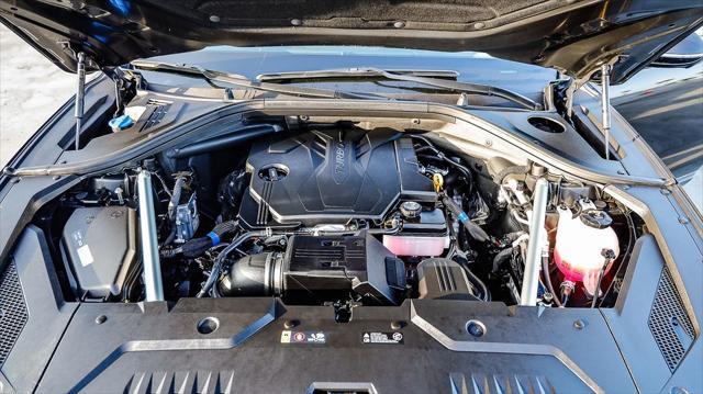 Photo of 2025 Vik Black Genesis GV70