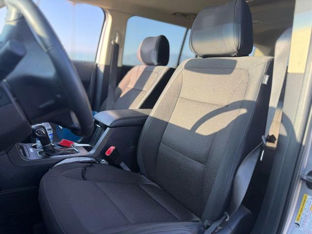 Photo of 2019 Ingot Silver Metallic Ford Flex