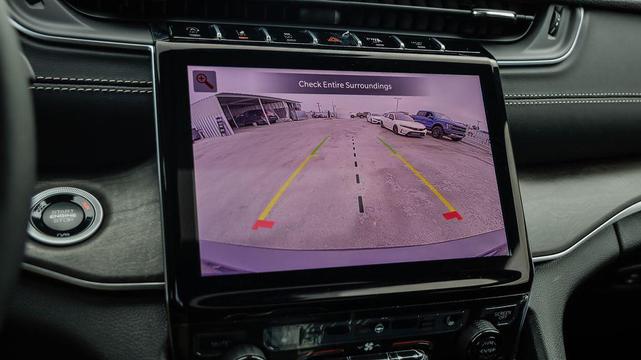 Photo of 2025 Baltic Gray Metallic Clearcoat Jeep Grand Cherokee L